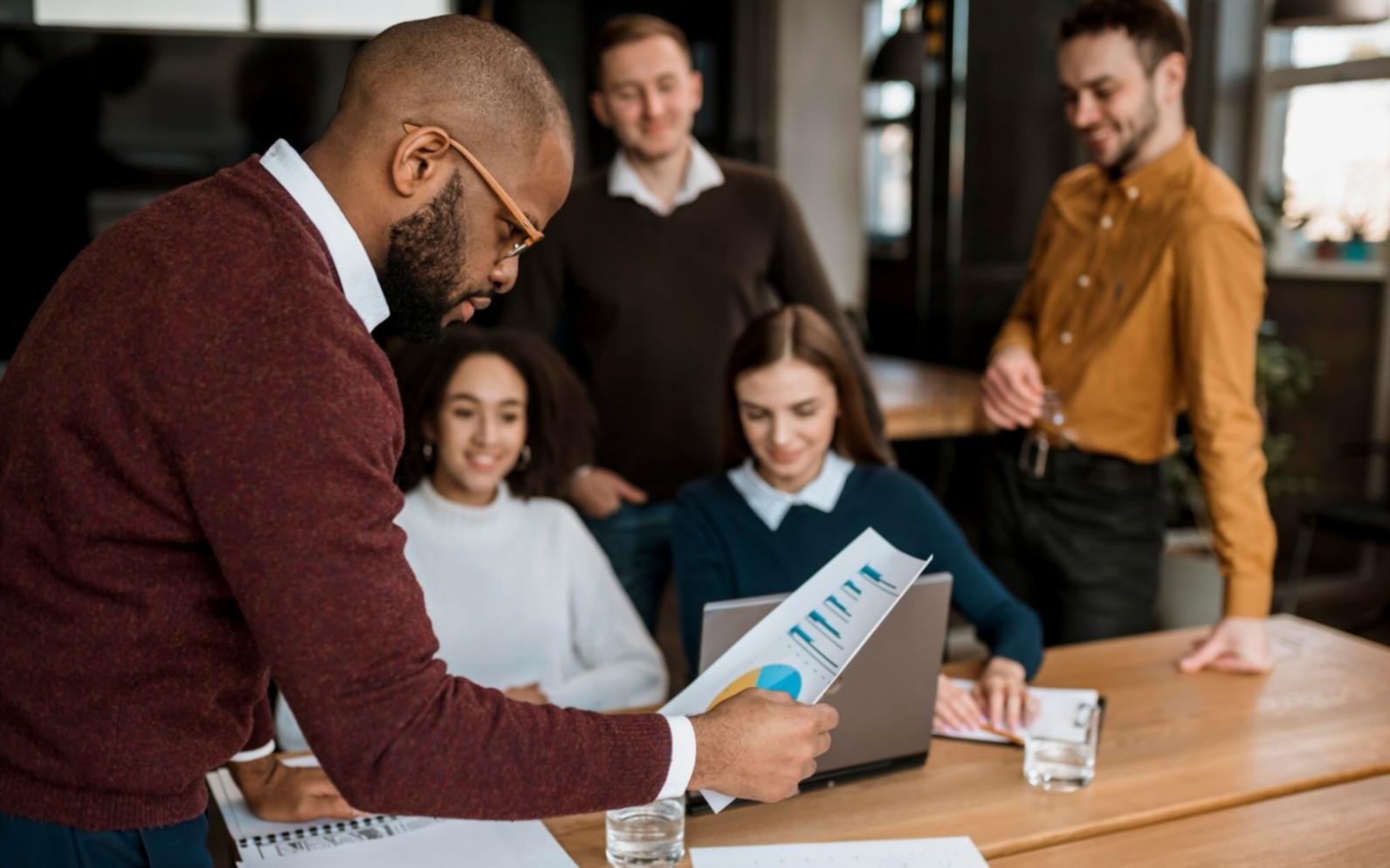Analyse de données financières sur tableau de bord moderne